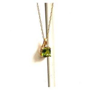 Dainty Gold birthstone necklace peridot
